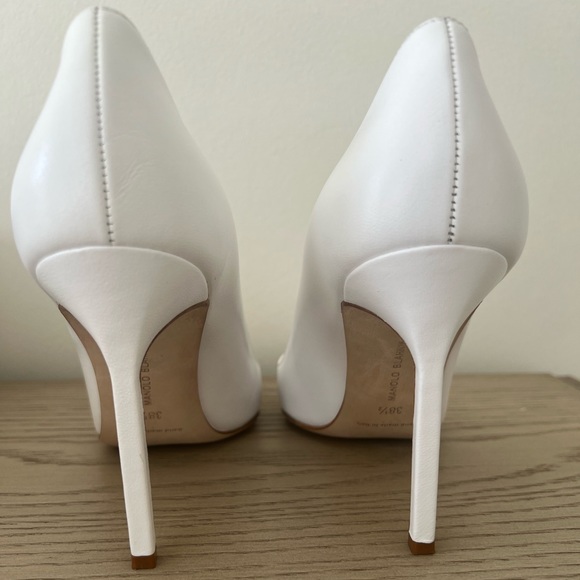 Like New White Manolos - Great for Brides! - Picture 4 of 6